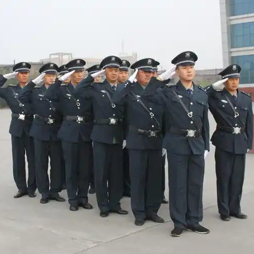 保安队伍在处理投诉时如何保持专业与耐心？